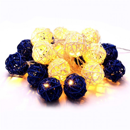 IRIS Gömb alakú fonott/rattan/4m/fehér + kék/20db LED-es/3xAA elemes fénydekoráció  (101-04)