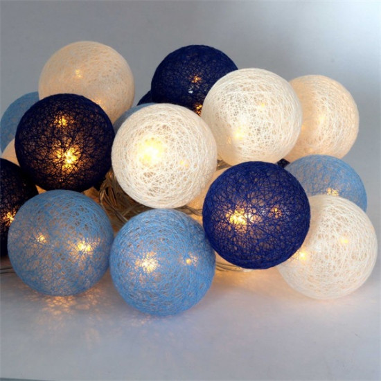 IRIS Gömb alakú 6cm/színes fonott/3m/kék-v.kék-fehér/20db LED-es/USB-s fénydekoráció  (104-27)