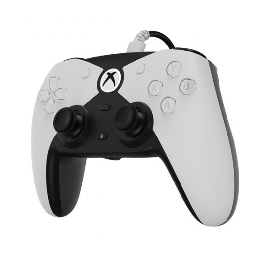 HYPERKIN Competitor Xbox Series|One/Windows 11|10 Xbox liszenszelt Vezetékes kontroller, Fehér HYPERKIN Competitor Xbox Series|One/Windows 11|10 Xbox liszenszelt Vezetékes kontroller, Fehér